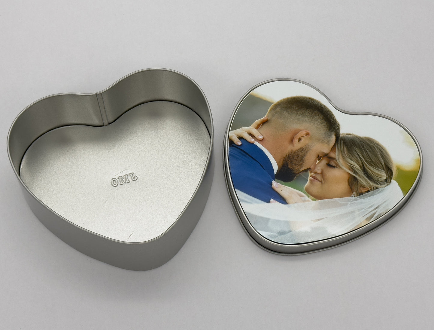 52 Piece Heart Shaped Puzzle with Metal Heart Tin